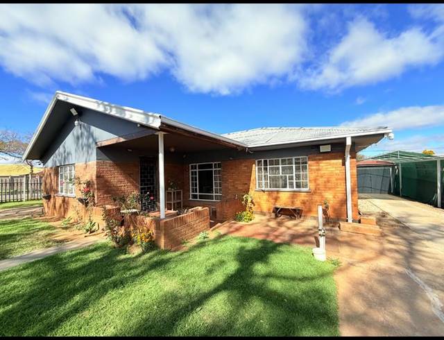 4 BEDROOM HOUSE FOR SALE IN VANDERBIJLPARK CW 6